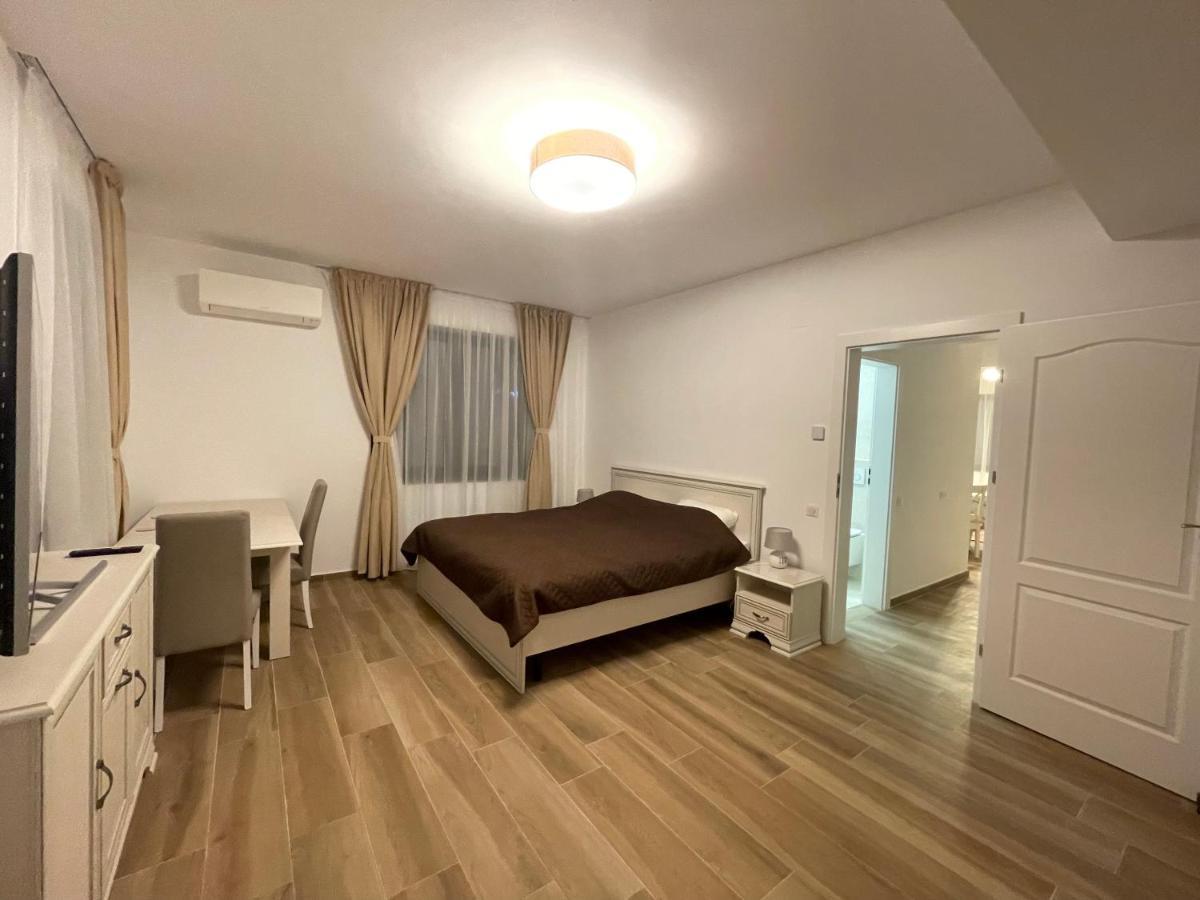 Aparthotel Iarca *